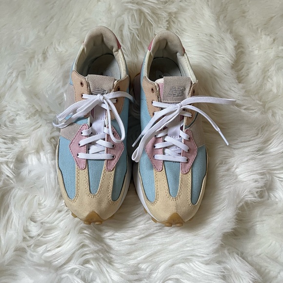 New Balance 327 Women's Sneakers - Picture 3 of 10